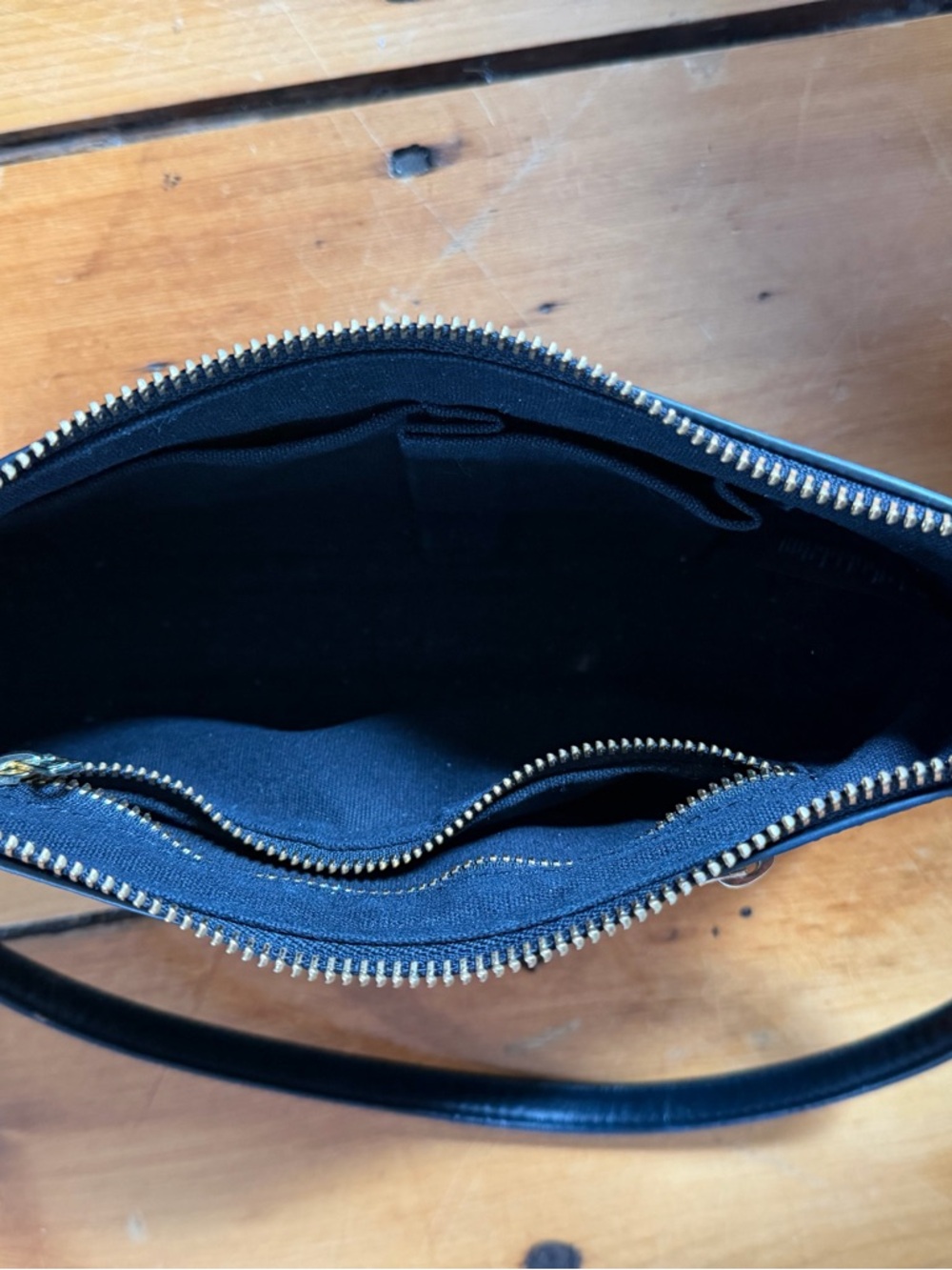 Brandy Melville Black Shoulder Bag - Like New - Picture 3 of 3
